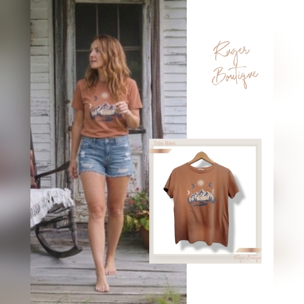 🌿Trés Bien Boho Graphic Tee Women’s Large Tan Mountain Sun Moon Print
